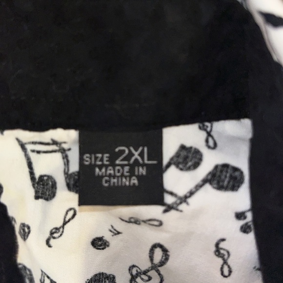 Rock Roll n Soul
S/S MUSIC ON MY MIND short sleeve button down. - Picture 7 of 7